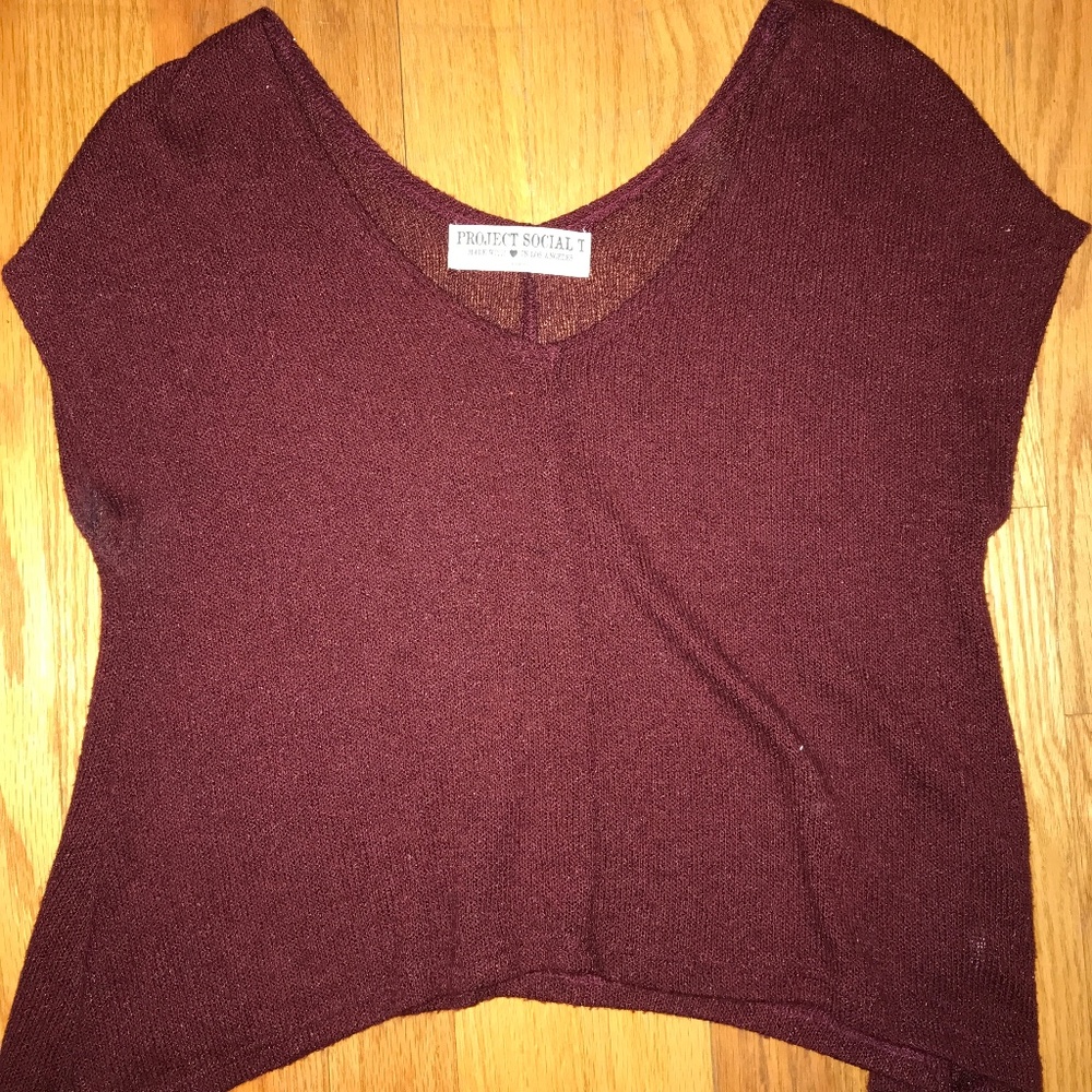 Project Social T cropped maroon t-shirt!